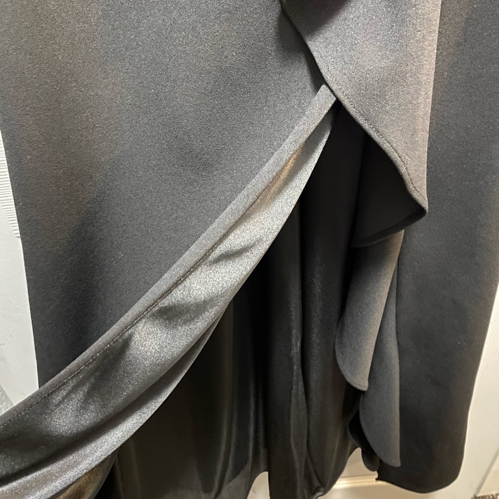 Betsy & Adam Trumpet Ruffle Gown - Picture 8 of 16